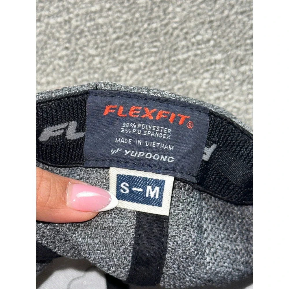 Flexfit x Yupoong Hat Men S-M Gray Heathered Nirvana Smiley Stretch Grunge Rock‎